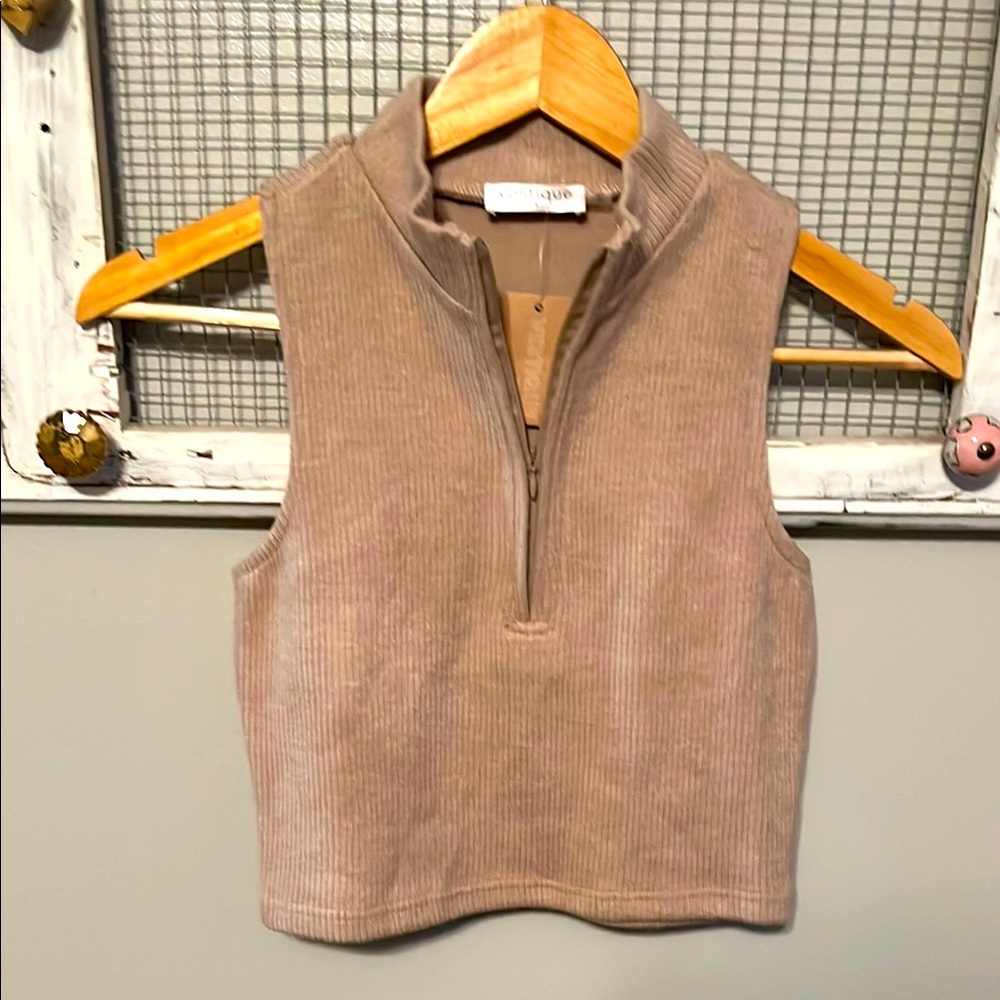Vestique Tan Fitted Crop Tank Top NWT